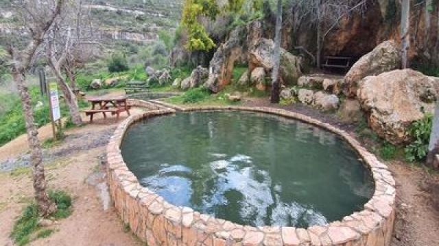 Nahal Shiloh Hike